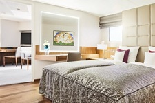 MS EUROPA Penthouse Grand Suite Schlafzimmer